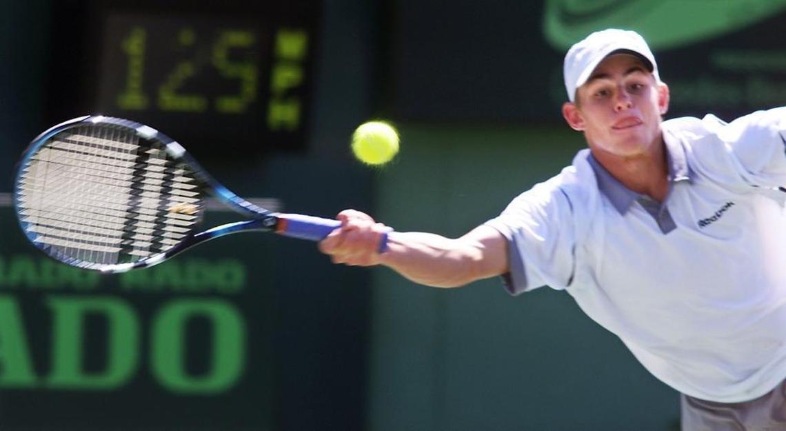 Andy Roddick reaches for a shot during his upset victory over Pete Sampras in straight sets at the Ericsson Open tennis tournament on Key Biscayne on March 25, 2001.