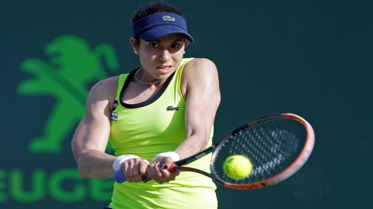 Christina McHale hits a shot during her first-round win at the Miami Open on Wednesday, March 23, 2016 in Key Biscayne.