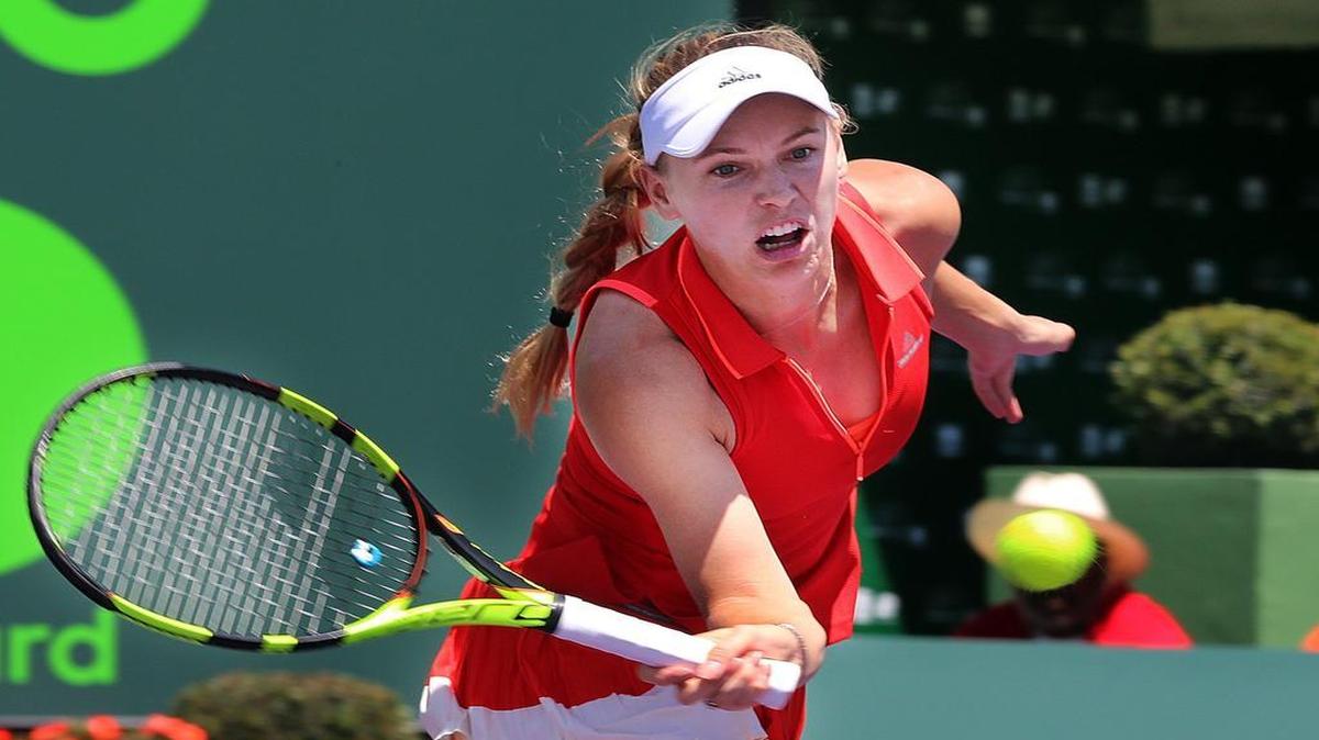 Caroline Wozniacki lunges for a forehand return during her semifinal victory over Karolina Pliskova on Thursday.