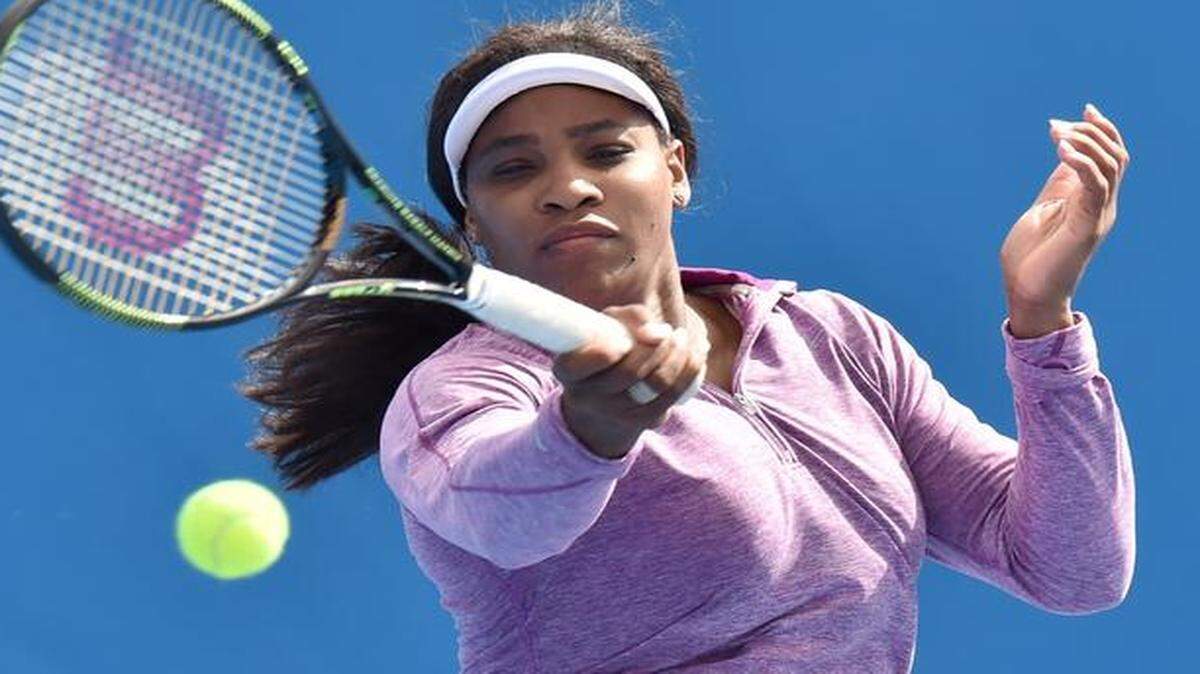 
Serena Williams of the U.S. eyes a return during a practice session ahead of the Australian Open tennis tournament in Melbourne on January 17, 2015. The Australian Open will take place from January 19 to February 1.
