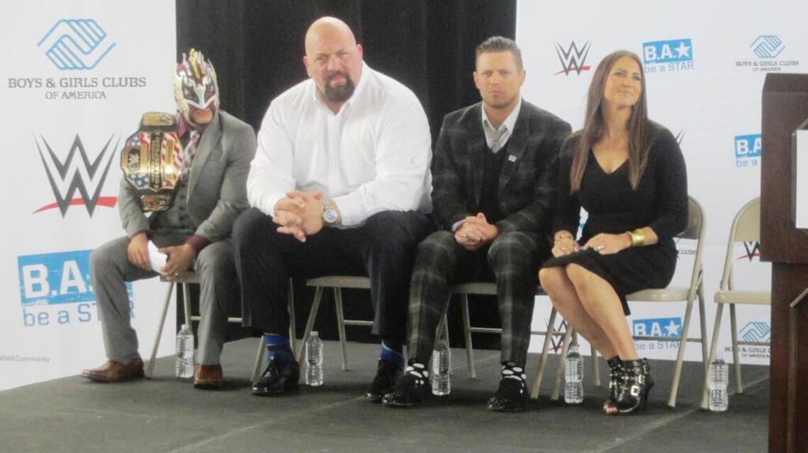 Miami’s Big Show brings WWE big show to his favorite team’s home